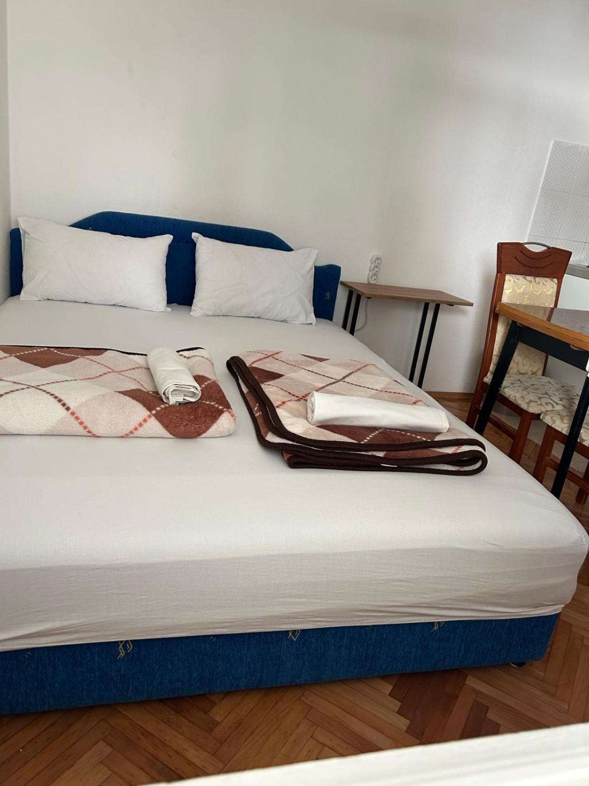 Apartments And Room Mv Petrovac Exterior foto